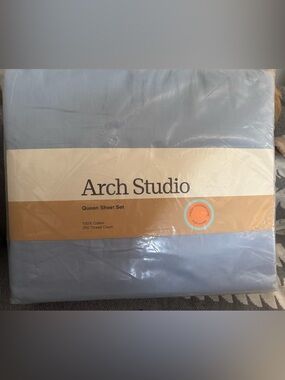 Arch  of Studio Queen Sheet Set in blue